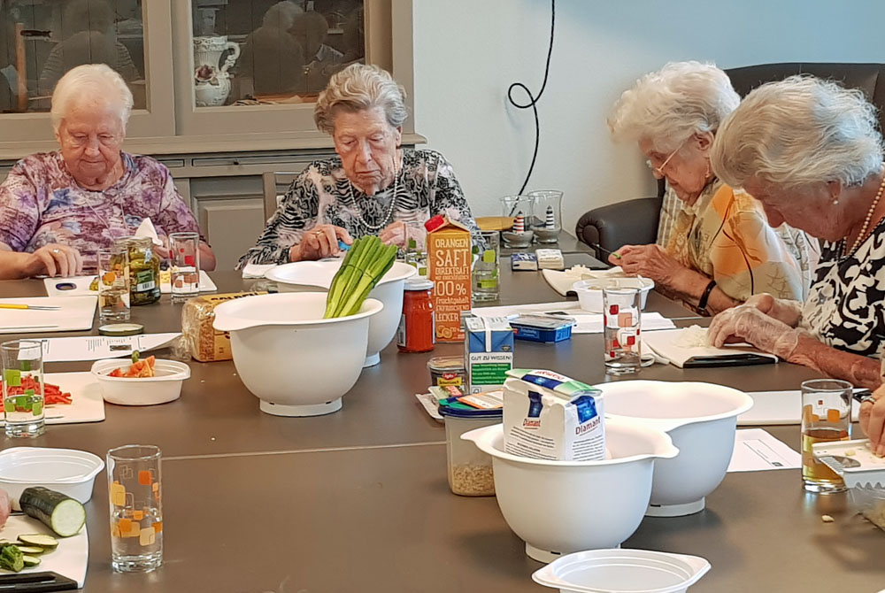 Kochen Mit Senioren Im Altenheim Rezepte Gemeinsam kochen und genießen - BELLINI Senioren-Residenzen